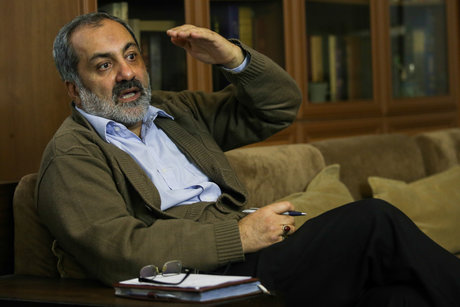 تعامل دولت با نخبگان «همنوایی صوری» بوده است